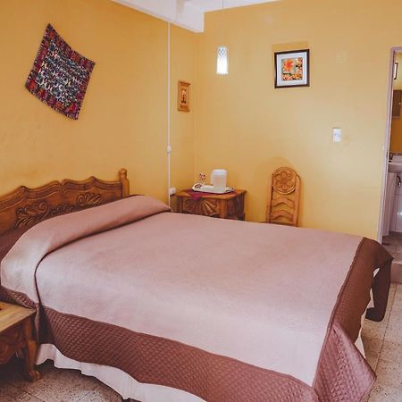 Hotel Shinula Уэуэтенанго Экстерьер фото