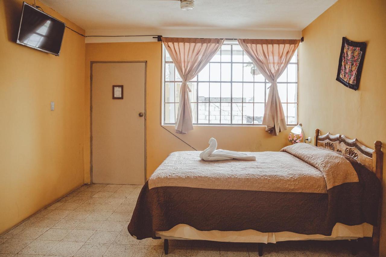 Hotel Shinula Уэуэтенанго Экстерьер фото