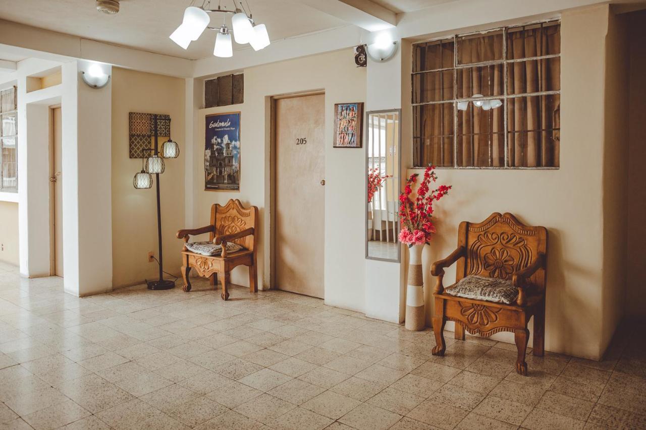 Hotel Shinula Уэуэтенанго Экстерьер фото